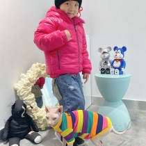 Moncler雙面穿羽絨服 連帽設計 ，袖子下擺微收