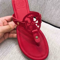 Tory Burch 托裏伯奇 漆皮系列 典時尚平底夾趾涼鞋人字拖