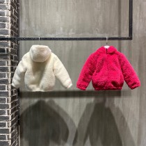 Moncler雙面穿羽絨服 連帽設計 ，袖子下擺微收