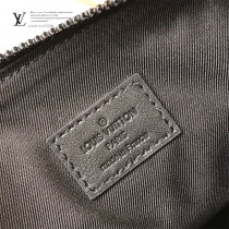 LV 原版皮 M69837 IPAD 保護套