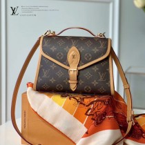 LV 原版皮 M44919  這款復古時尚的LV Ivy手袋