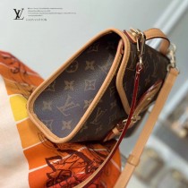 LV 原版皮 M44919  這款復古時尚的LV Ivy手袋