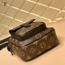 LV 原版皮  M69404-01  WEARABLE WALLET系列男女同款斜背包相機包