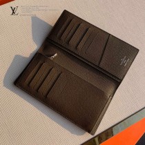 LV 原版皮 M66540-1  徽章Brazza西裝夾