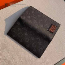 LV 原版皮 M66540-1  徽章Brazza西裝夾