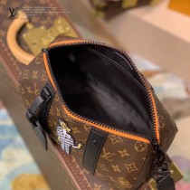 LV 原版皮 M45652 老花 公仔玩偶