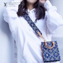 LV 原版皮 M80288 牛仔布 Monogram Since 1854 系列PETIT SAC PLAT 手袋