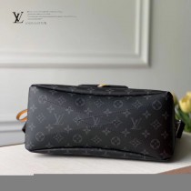 LV 原版皮 原單 M45214  Besace Zippee 中手號袋