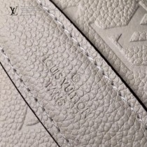 LV 原版皮 M43644-01  全皮压花 BUMBAG 胸包
