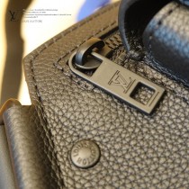 LV 原版皮 M57081 全新 LV Aerogram 單肩包