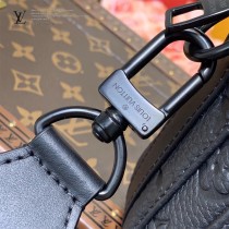 LV 原版皮 M57307 黑色全皮壓花STEAMER 郵差包