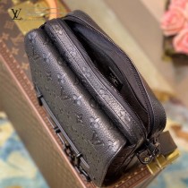 LV 原版皮 M57307 黑色全皮壓花STEAMER 郵差包