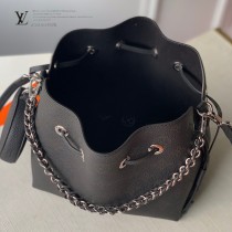 LV頂級原單M57070黑色 BELLA 手袋水桶包
