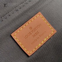 LV原版皮 M45627黑花 綠肩帶 District 小號郵差包