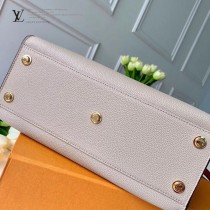 LV頂級原單 新款 M53826-3 刺繡On My Side 手袋購物袋