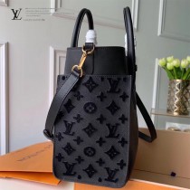 LV頂級原單 新款 M53826-2 刺繡On My Side 手袋購物袋