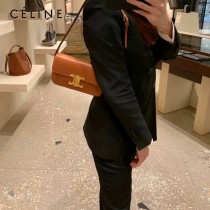 CELINE 賽琳 194143-004   Triomphe Shoulder Bag 最新款凱旋門腋下包肩背包