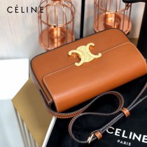 CELINE 賽琳 194143-004   Triomphe Shoulder Bag 最新款凱旋門腋下包肩背包