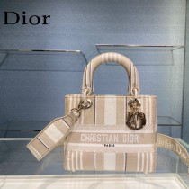 Dior-01  迪奧原單五格刺繡戴妃包  通體飾以本季標誌性的Tie