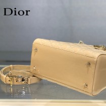 Dior-03  迪奧 Lady Dior 漆皮五格菱格中號戴妃包