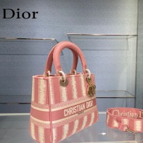 Dior-02  迪奧原單五格刺繡戴妃包  通體飾以本季標誌性的Tie