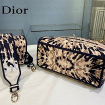 Dior-08  迪奧原單五格刺繡戴妃包  通體飾以本季標誌性的Tie