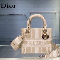 Dior-01  迪奧原單五格刺繡戴妃包  通體飾以本季標誌性的Tie