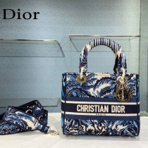 Dior-05  迪奧原單五格刺繡戴妃包  通體飾以本季標誌性的Tie