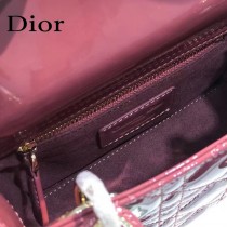 Dior-01  迪奧 Lady Dior 小号漆皮四格菱格戴妃包