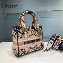 Dior-08  迪奧原單五格刺繡戴妃包  通體飾以本季標誌性的Tie