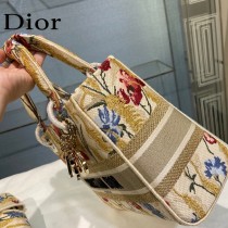Dior-06  迪奧原單五格刺繡戴妃包  通體飾以本季標誌性的Tie