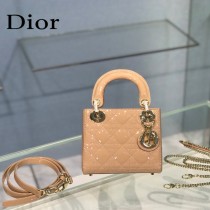 Dior-03  迪奧 Lady Dior 小号漆皮四格菱格戴妃包