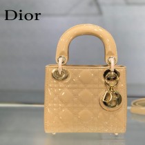 Dior-04  迪奧 Lady Dior 小号漆皮四格菱格戴妃包