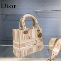 Dior-01  迪奧原單五格刺繡戴妃包  通體飾以本季標誌性的Tie