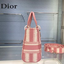 Dior-02  迪奧原單五格刺繡戴妃包  通體飾以本季標誌性的Tie