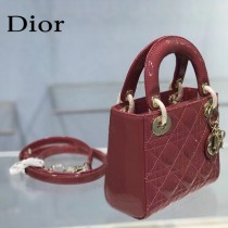 Dior-01  迪奧 Lady Dior 小号漆皮四格菱格戴妃包