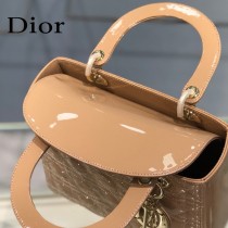Dior-02  迪奧 Lady Dior 漆皮五格菱格中號戴妃包