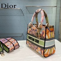 Dior-07  迪奧原單五格刺繡戴妃包  通體飾以本季標誌性的Tie