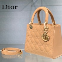 Dior-02  迪奧 Lady Dior 漆皮五格菱格中號戴妃包