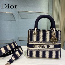 Dior-03  迪奧原單五格刺繡戴妃包  通體飾以本季標誌性的Tie