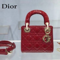 Dior-02  迪奧 Lady Dior 小号漆皮四格菱格戴妃包