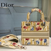 Dior-06  迪奧原單五格刺繡戴妃包  通體飾以本季標誌性的Tie