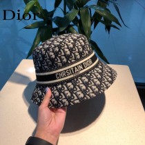 DIOR迪奧 DIOR官網同步新款發布 D家漁夫帽