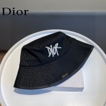 DIOR迪奧 專櫃新款簡約刺繡款包邊漁夫帽