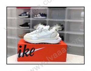 Sacai x NIKE VaporWaffle 3.0 華夫三代潮流走秀運動鞋增高鞋