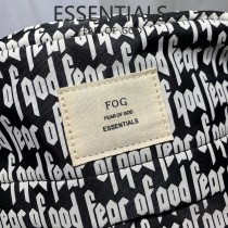 FEAR OF GOD FOG 復線滿印logo，彈幕小包 斜挎包 單肩包 男女潮牌情侶