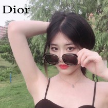 編號：9039 Dior 迪奧女士偏光太陽鏡PC材質結合金屬鏡腿