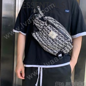 FEAR OF GOD FOG ESSENTIALS 滿印字母彈幕 男女款胸包腰包 情侶高街