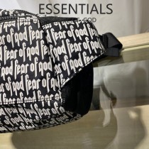 FEAR OF GOD FOG ESSENTIALS 滿印字母彈幕 男女款胸包腰包 情侶高街