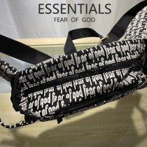 FEAR OF GOD FOG ESSENTIALS 滿印字母彈幕 男女款胸包腰包 情侶高街